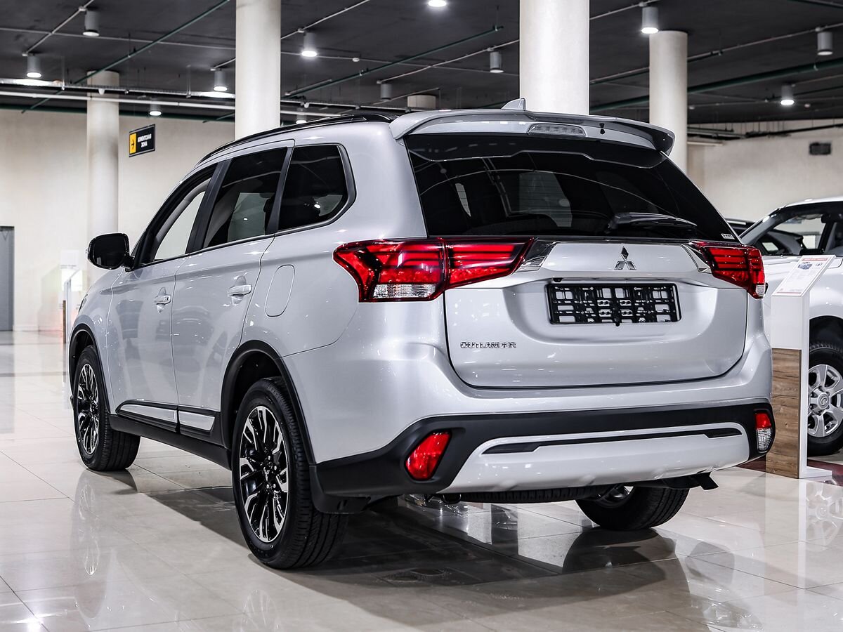 Купить Outlander с пробегом