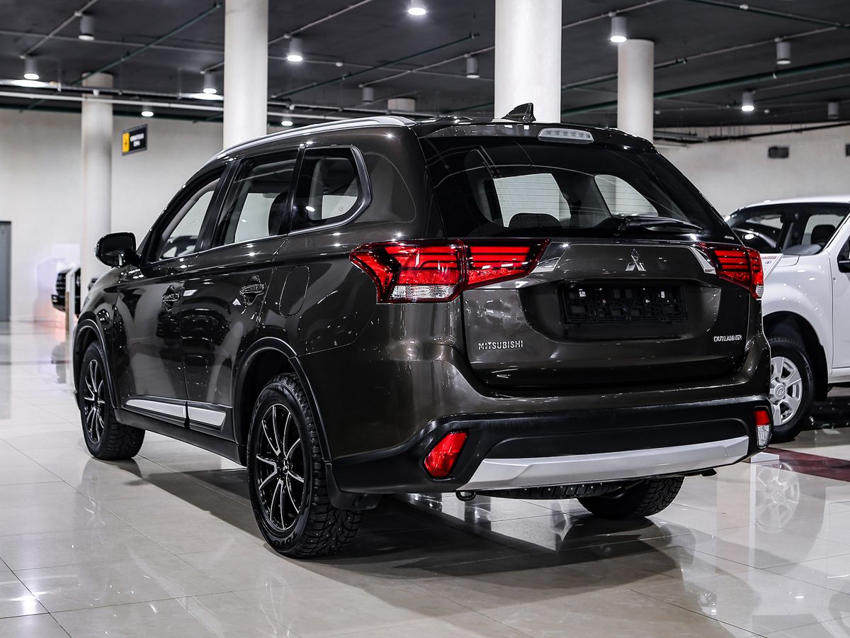 Купить Outlander с пробегом